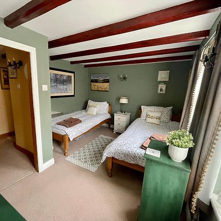 Gowland Cottage, Old Town, สการ์โบโรห์ ภายนอก รูปภาพ